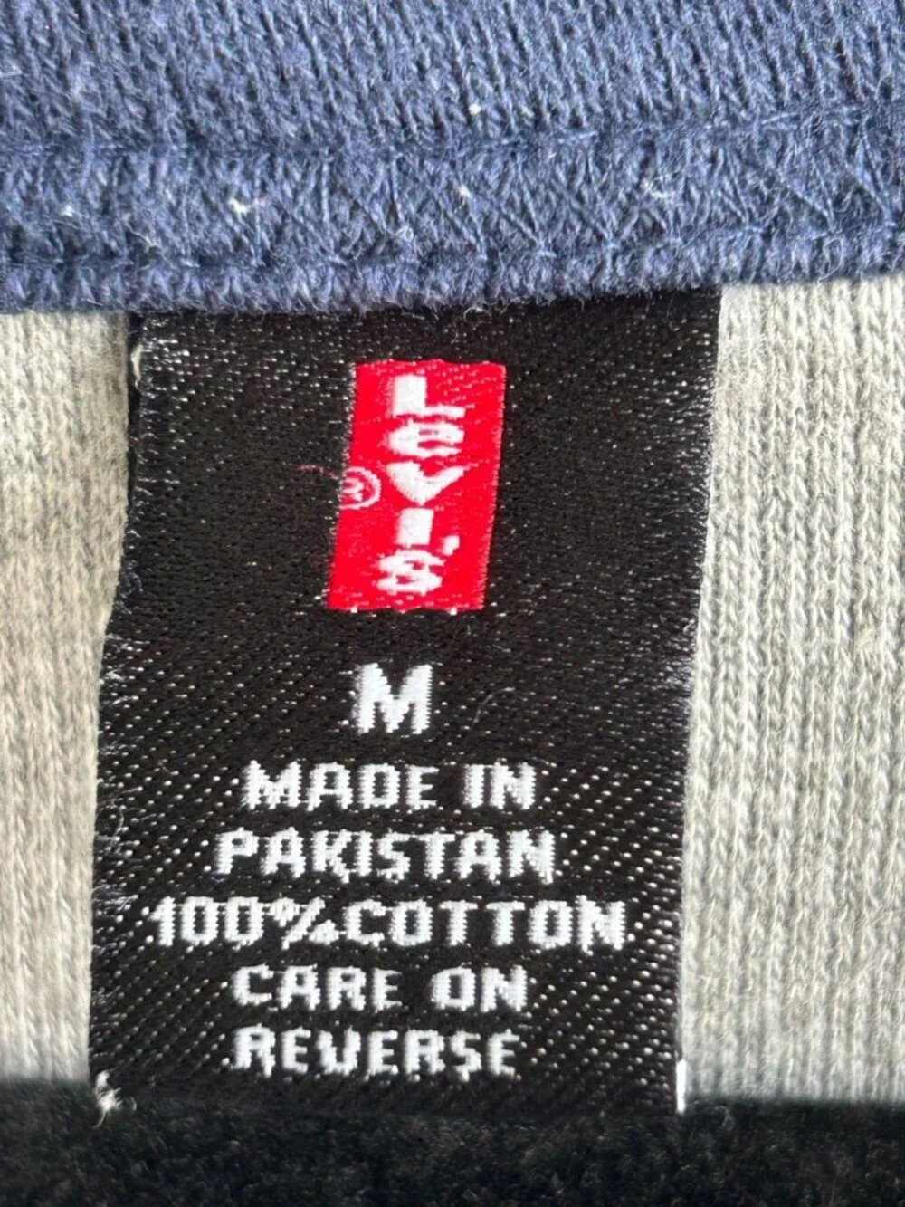 Levis Vintage 90s Y2K Gray Heavy Waffle Weave Short Sleeve Tee Size Medium